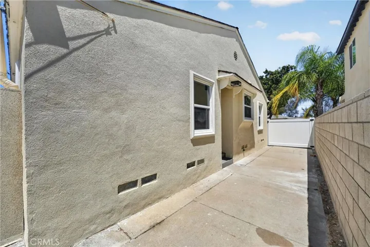 2741 Gale Avenue, Long Beach, California 90810