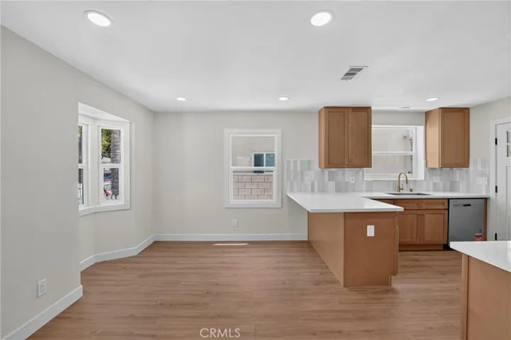 2741 Gale Avenue, Long Beach, California 90810