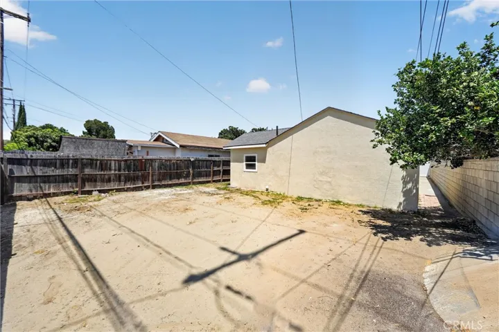 2741 Gale Avenue, Long Beach, California 90810