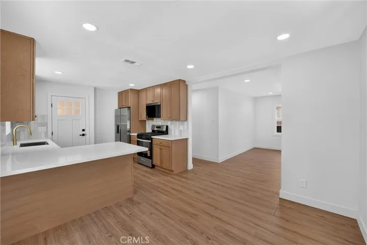 2741 Gale Avenue, Long Beach, California 90810