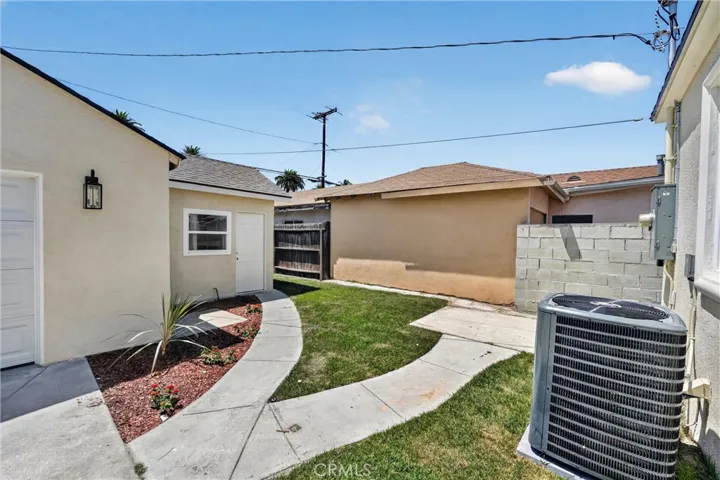 2741 Gale Avenue, Long Beach, California 90810