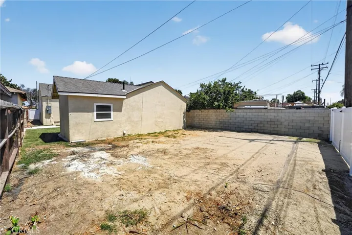 2741 Gale Avenue, Long Beach, California 90810