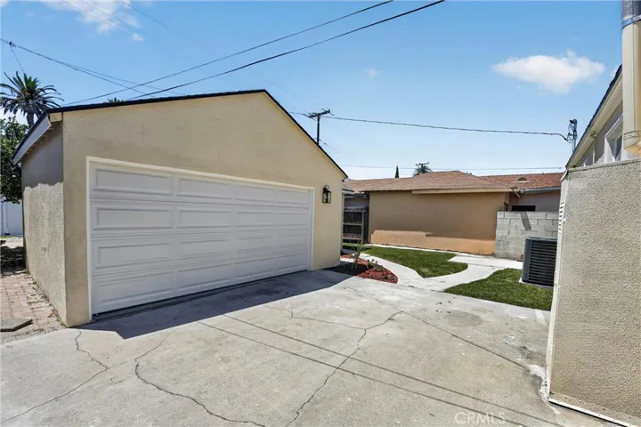 2741 Gale Avenue, Long Beach, California 90810