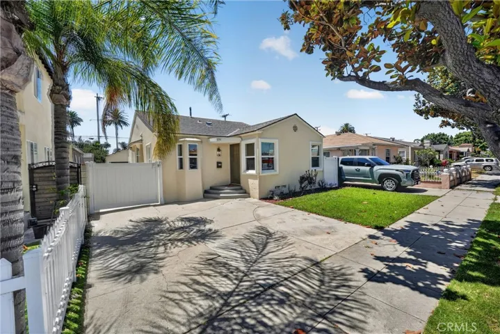 2741 Gale Avenue, Long Beach, California 90810