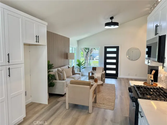 27181 Cedros, Mission Viejo, California 92692