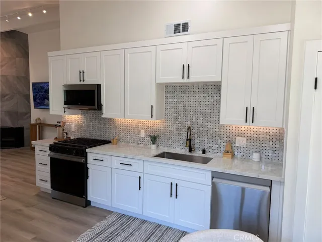 27181 Cedros, Mission Viejo, California 92692