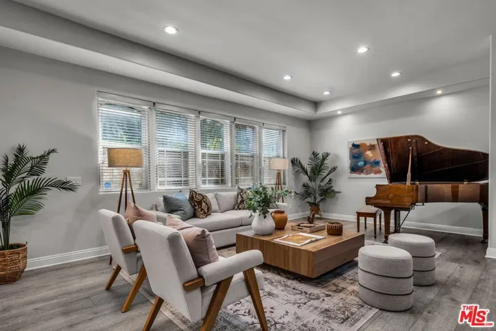 928 Harbor Crossing Lane, Los Angeles, California 90292