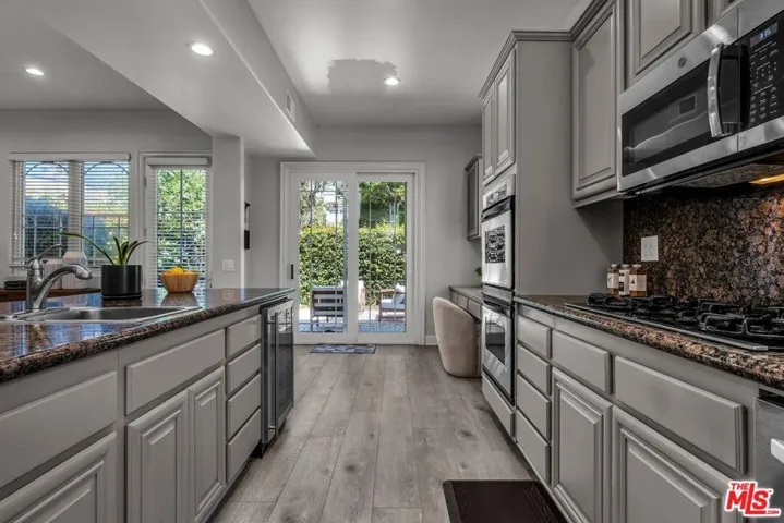 928 Harbor Crossing Lane, Los Angeles, California 90292