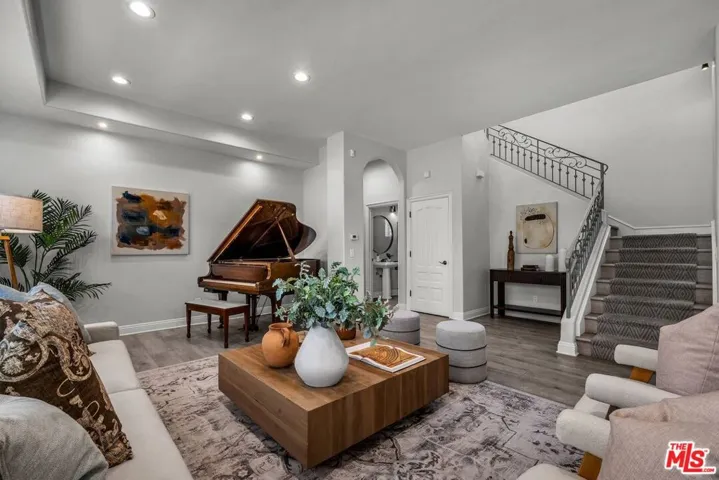 928 Harbor Crossing Lane, Los Angeles, California 90292