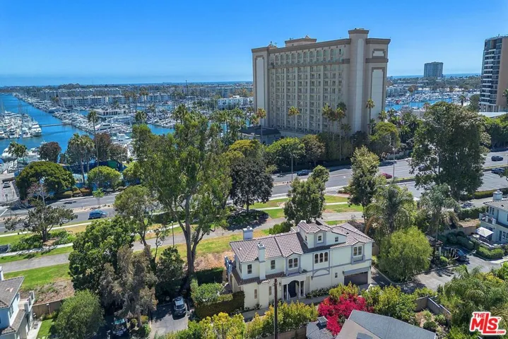 928 Harbor Crossing Lane, Los Angeles, California 90292