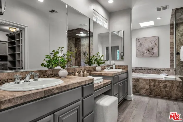 928 Harbor Crossing Lane, Los Angeles, California 90292
