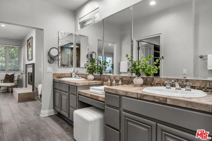 928 Harbor Crossing Lane, Los Angeles, California 90292