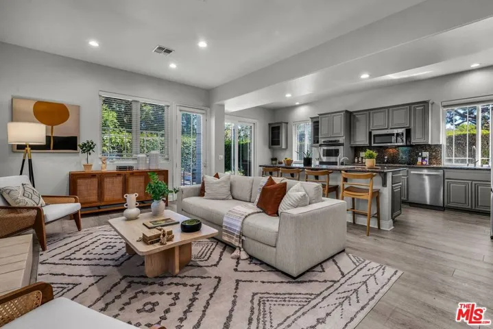 928 Harbor Crossing Lane, Los Angeles, California 90292