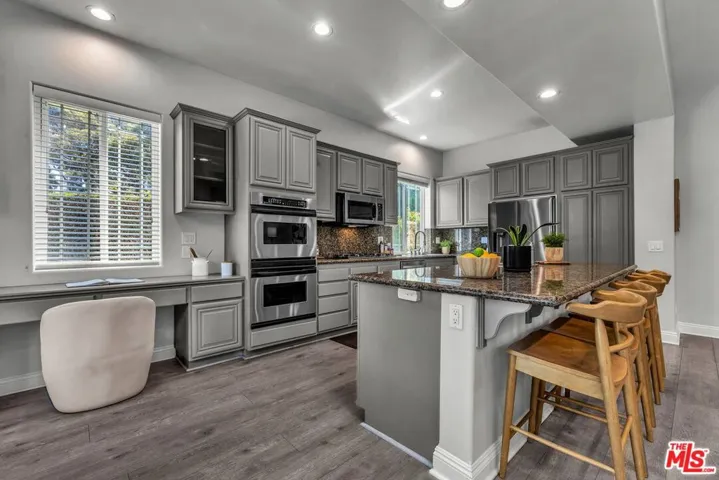 928 Harbor Crossing Lane, Los Angeles, California 90292