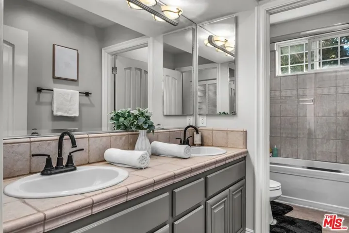 928 Harbor Crossing Lane, Los Angeles, California 90292
