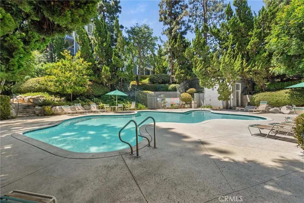 Beautiful community pool & spa
