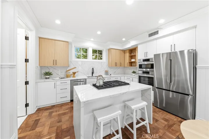 30 Long Bay, Newport Beach, California 92660