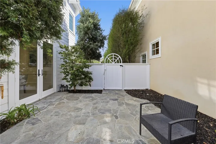 Side patio