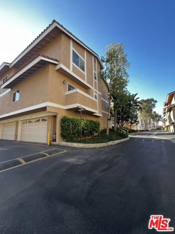 7825 Seaglen Drive 34, Huntington Beach, California 92648