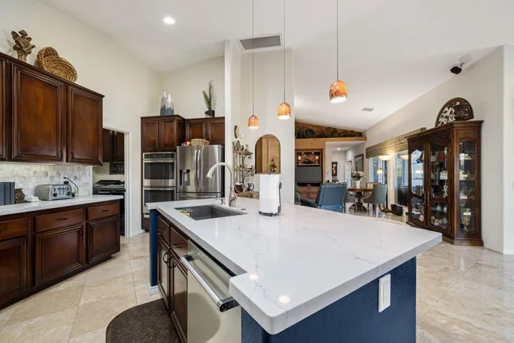 47-web-or-mls-CCBethpage_OPMG_0626_047