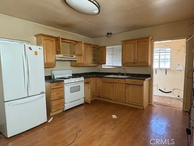 3841 Tweedy, South Gate, California 90280