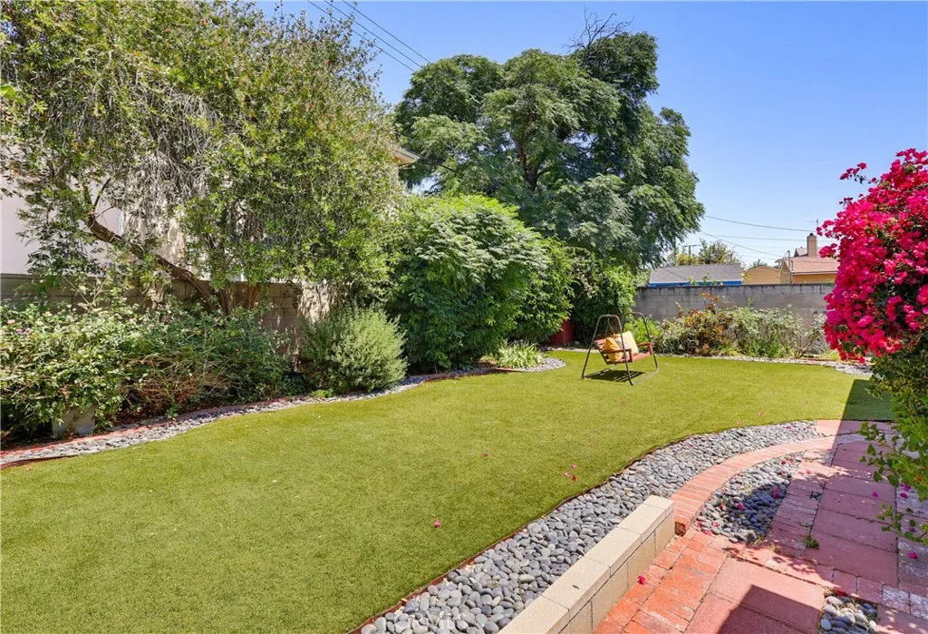 7508 Paso Robles Avenue, Lake Balboa, California 91406 — photo 4
