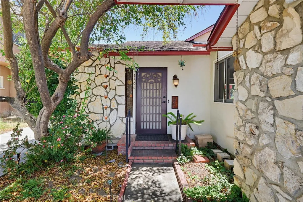 7508 Paso Robles Avenue, Lake Balboa, California 91406 — photo 5