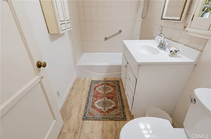 7508 Paso Robles Avenue, Lake Balboa, California 91406