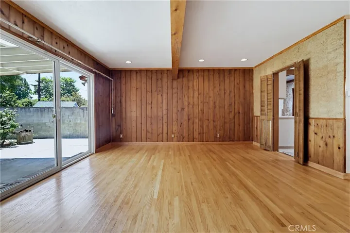 7508 Paso Robles Avenue, Lake Balboa, California 91406