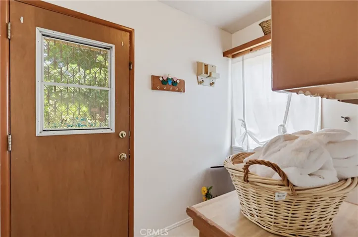 7508 Paso Robles Avenue, Lake Balboa, California 91406
