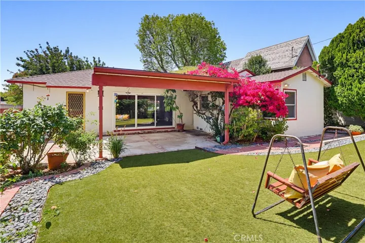 7508 Paso Robles Avenue, Lake Balboa, California 91406