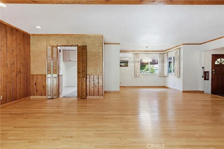 7508 Paso Robles Avenue, Lake Balboa, California 91406