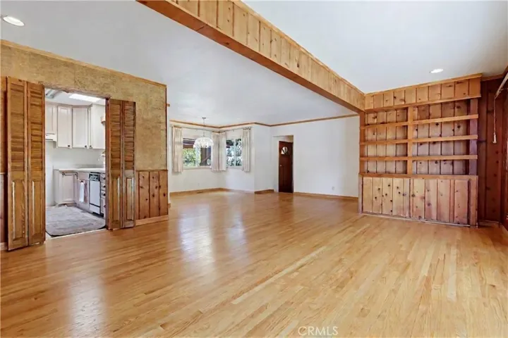 7508 Paso Robles Avenue, Lake Balboa, California 91406