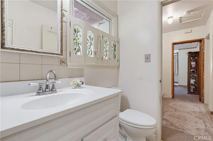 7508 Paso Robles Avenue, Lake Balboa, California 91406