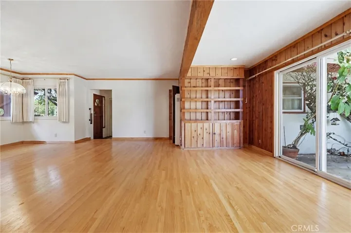 7508 Paso Robles Avenue, Lake Balboa, California 91406