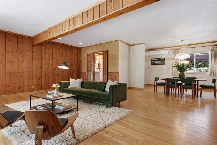 7508 Paso Robles Avenue, Lake Balboa, California 91406