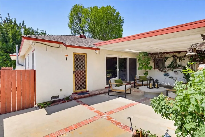 7508 Paso Robles Avenue, Lake Balboa, California 91406
