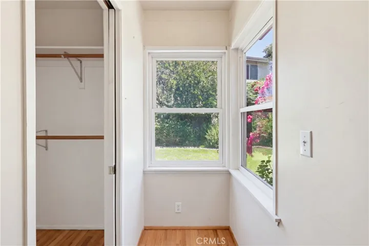 7508 Paso Robles Avenue, Lake Balboa, California 91406