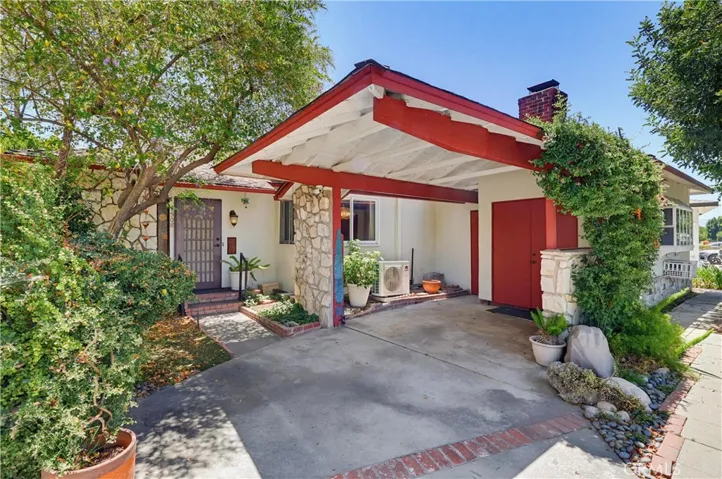 7508 Paso Robles Avenue, Lake Balboa, California 91406