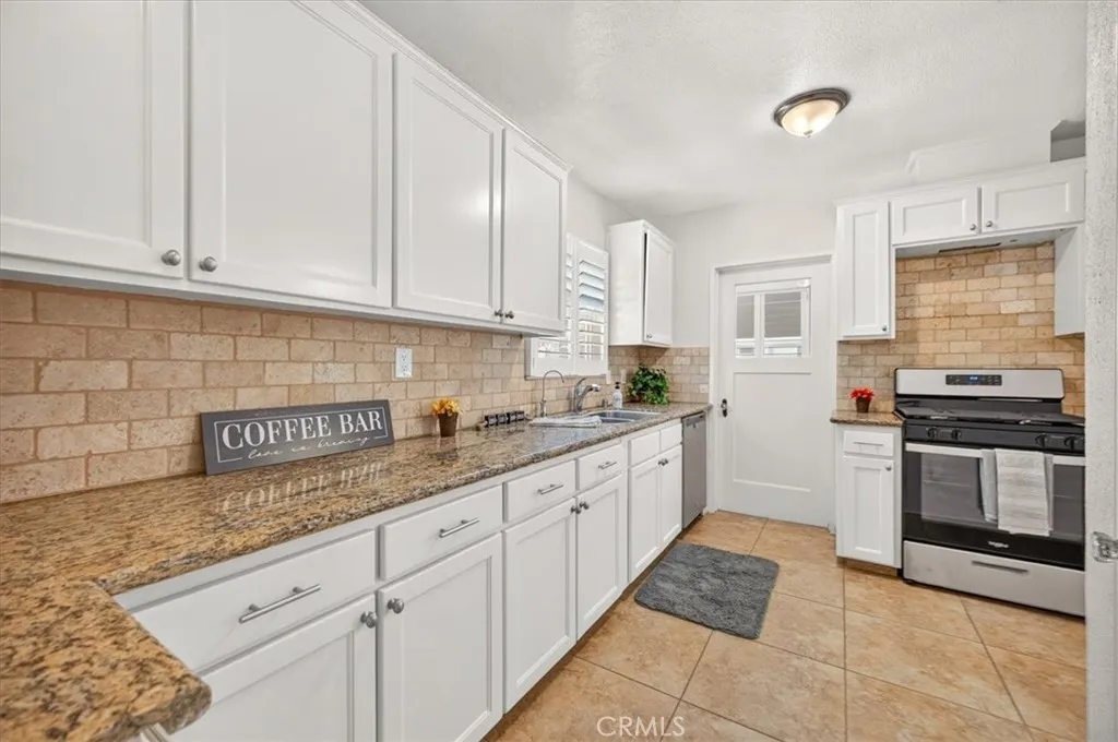 256 N Sierra Vista, Fresno, California 93702 — photo 5