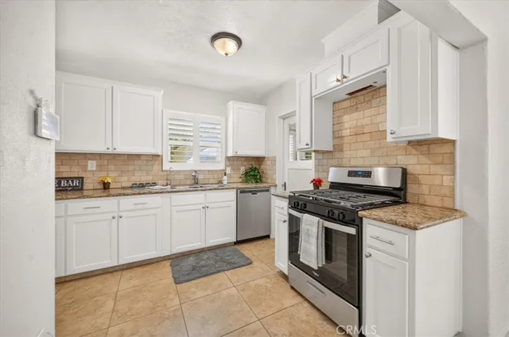 256 N Sierra Vista, Fresno, California 93702