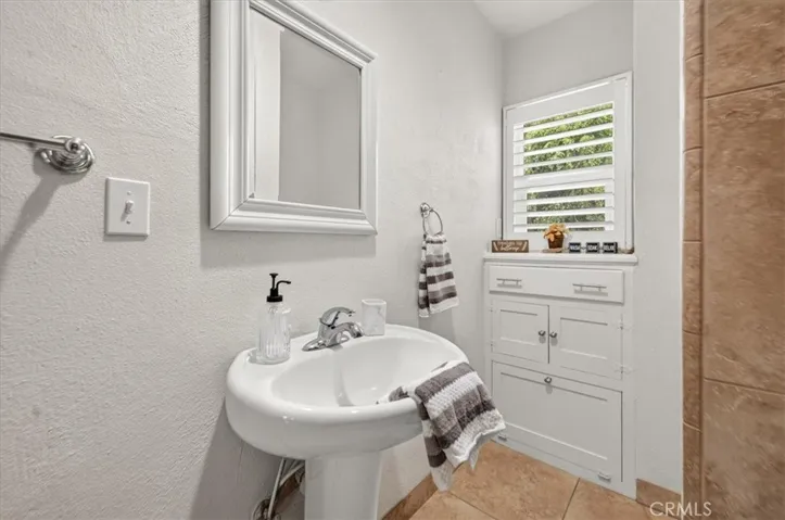 256 N Sierra Vista, Fresno, California 93702