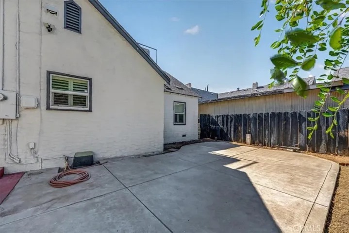 256 N Sierra Vista, Fresno, California 93702