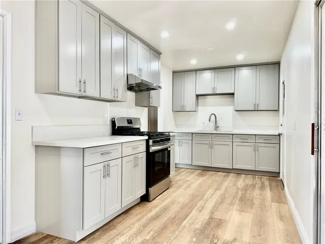 1906 W Kenoak Drive, West Covina, California 91790