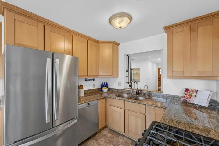 112 Alamo Avenue, Santa Cruz, California 95060