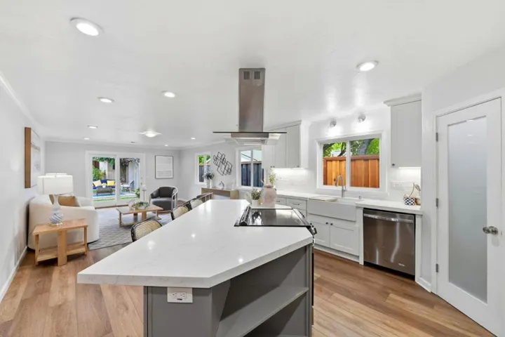 354 Los Pinos Way, San Jose, California 95123