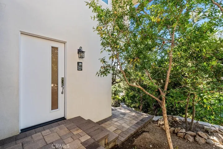 5846 Freeman Avenue A, La Crescenta, California 91214
