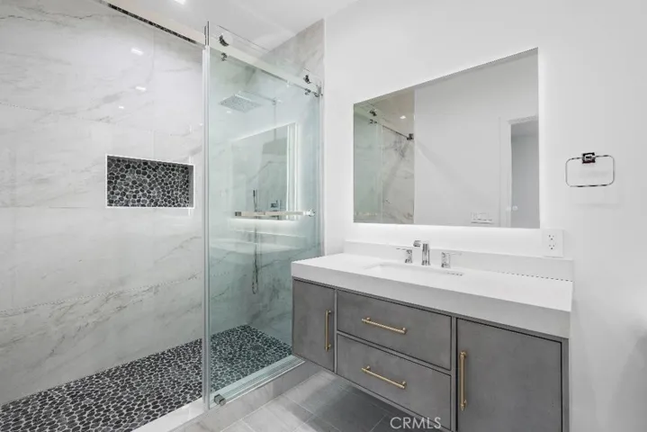 5846 Freeman Avenue A, La Crescenta, California 91214