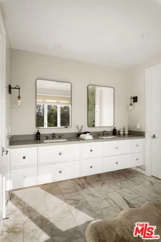 2053 Kerwood Avenue, Los Angeles, California 90025