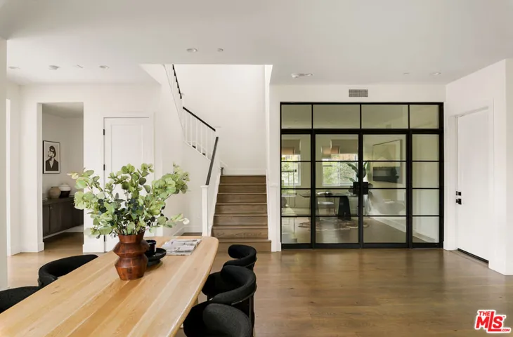 2053 Kerwood Avenue, Los Angeles, California 90025